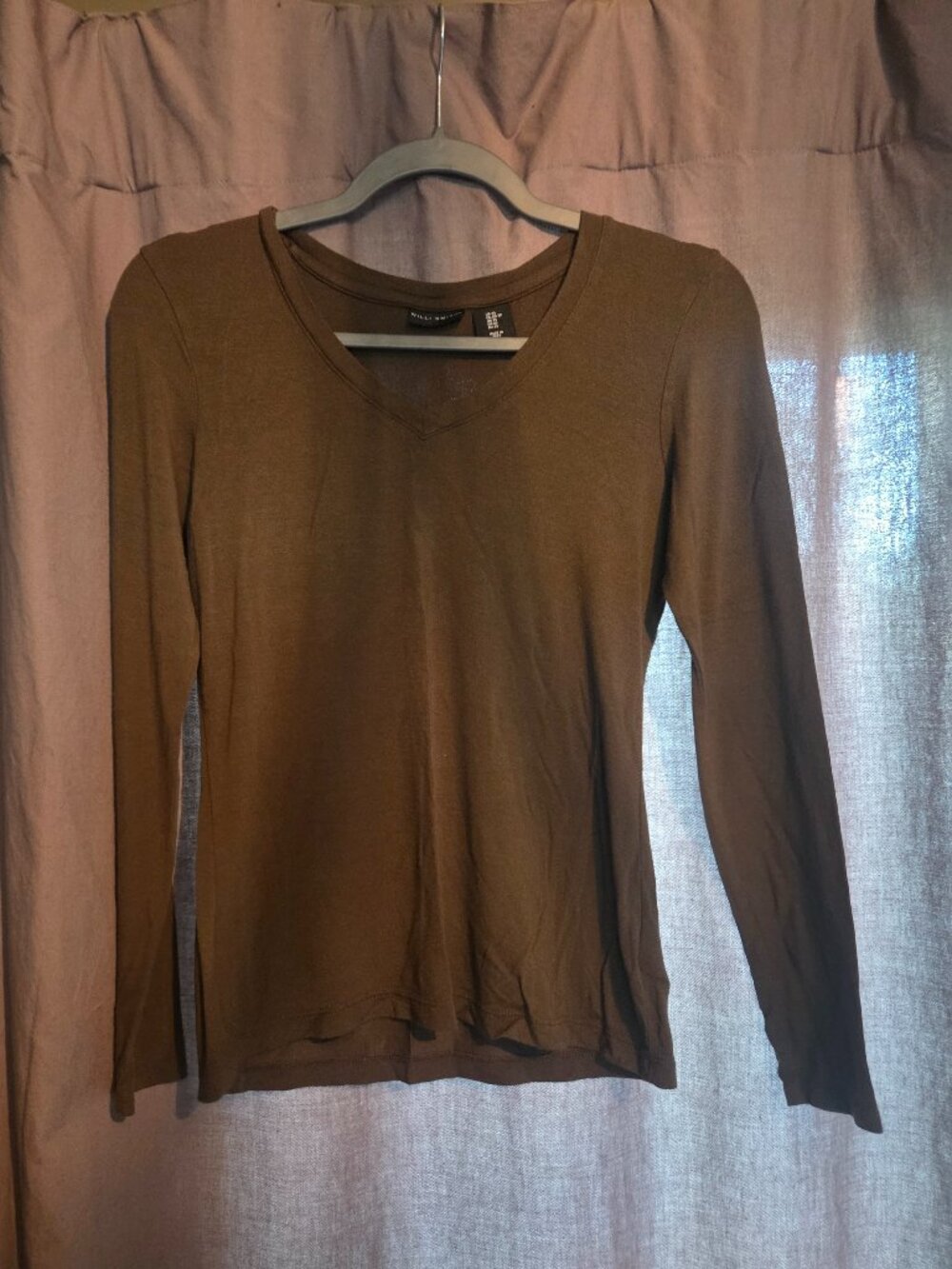 Willi Smith Long Sleeve V neck top. Olive/Army Green. XS
